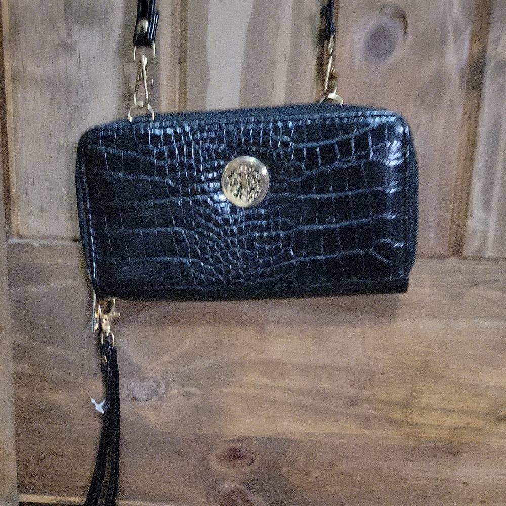 Elegant Black Croc-Embossed Cross Body Wallet